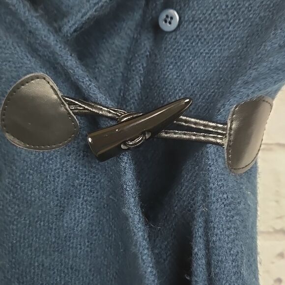 Brooks Brothers Women's Navy Blue Winter Cape Poncho Wrap Fringe Scarf Shawl OS - Picture 5 of 10